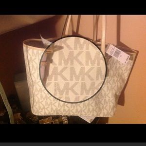 Michael Kors Jet Set Tote